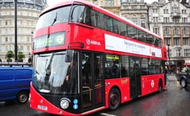 60 aniversario de la inauguraci�n del primer autobus routemaster